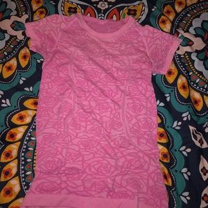 pink lululemon tee